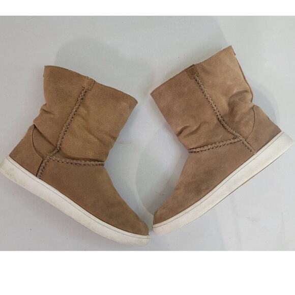 UGG Boots Womens 7 Brown Suede Shealing Sherpa Lined Slip On Casual Warm Boot - Picture 2 of 10